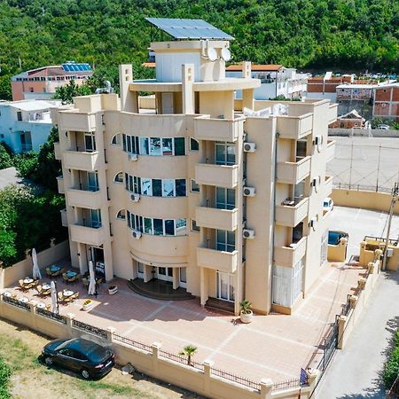Hotel Dana تْساني المظهر الخارجي الصورة