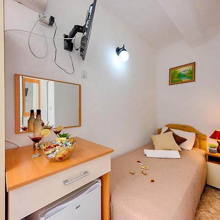Hotel Dana تْساني المظهر الخارجي الصورة