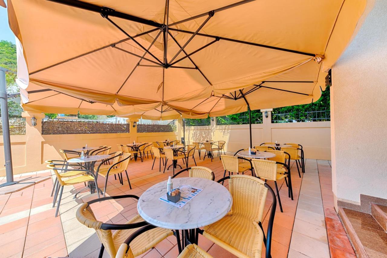 Hotel Dana تْساني المظهر الخارجي الصورة