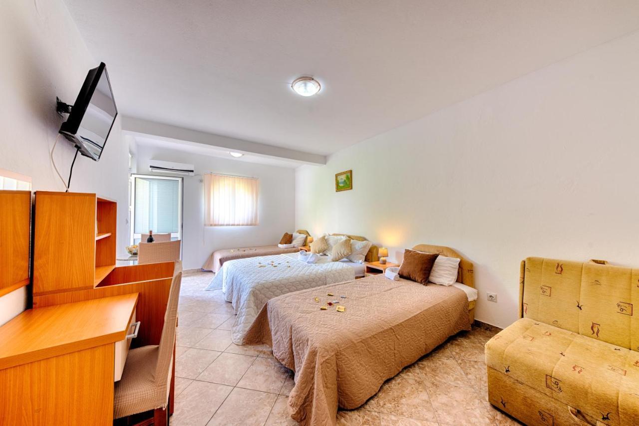 Hotel Dana تْساني المظهر الخارجي الصورة