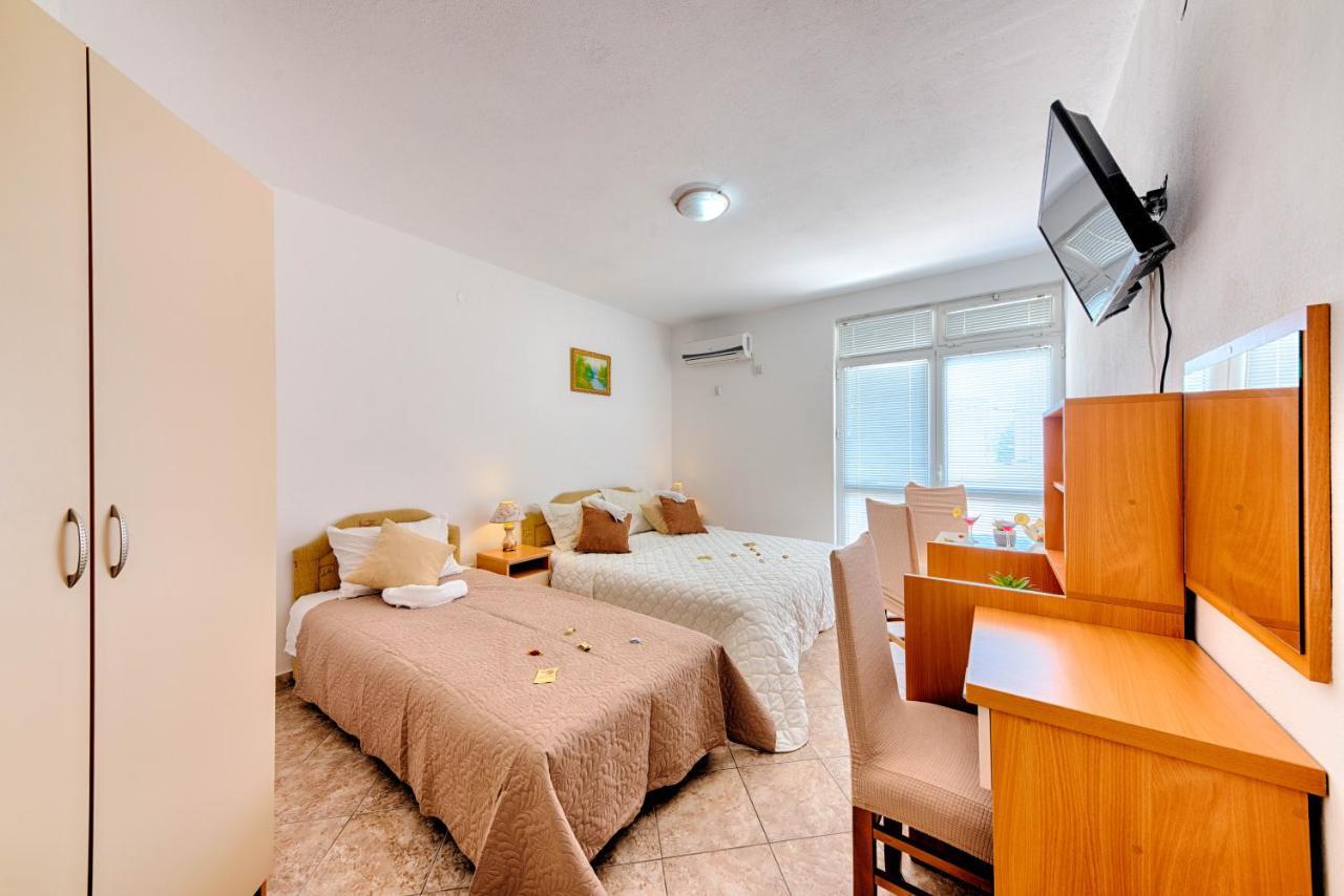 Hotel Dana تْساني المظهر الخارجي الصورة