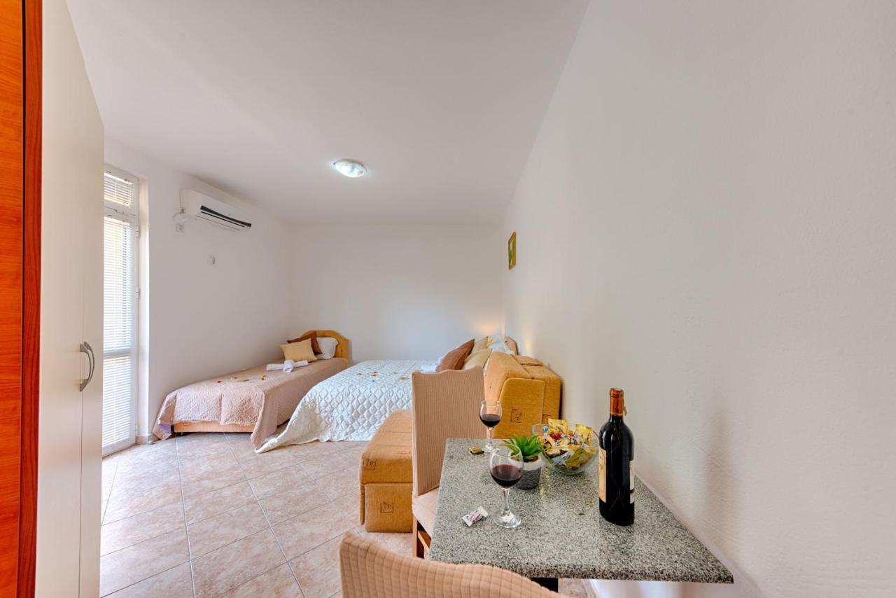 Hotel Dana تْساني المظهر الخارجي الصورة