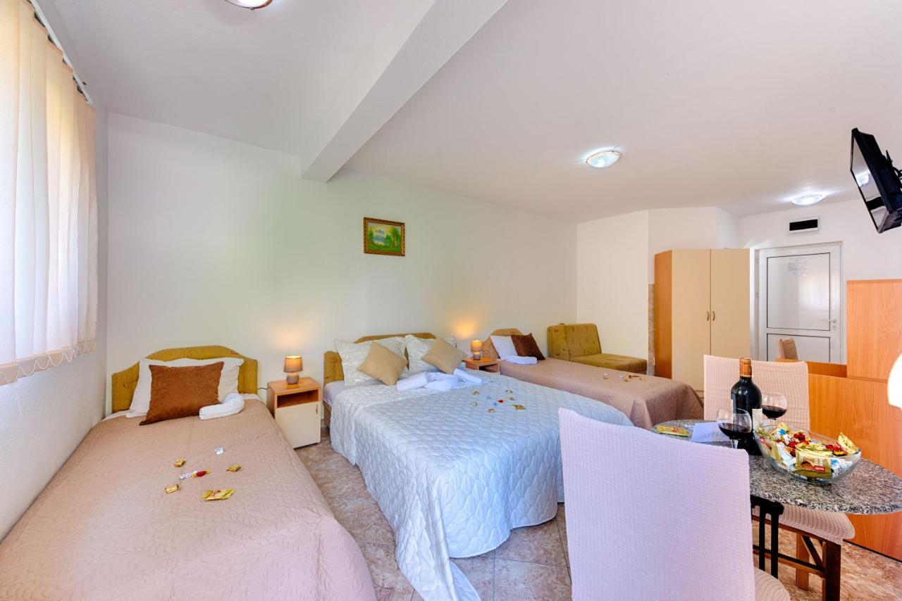 Hotel Dana تْساني المظهر الخارجي الصورة