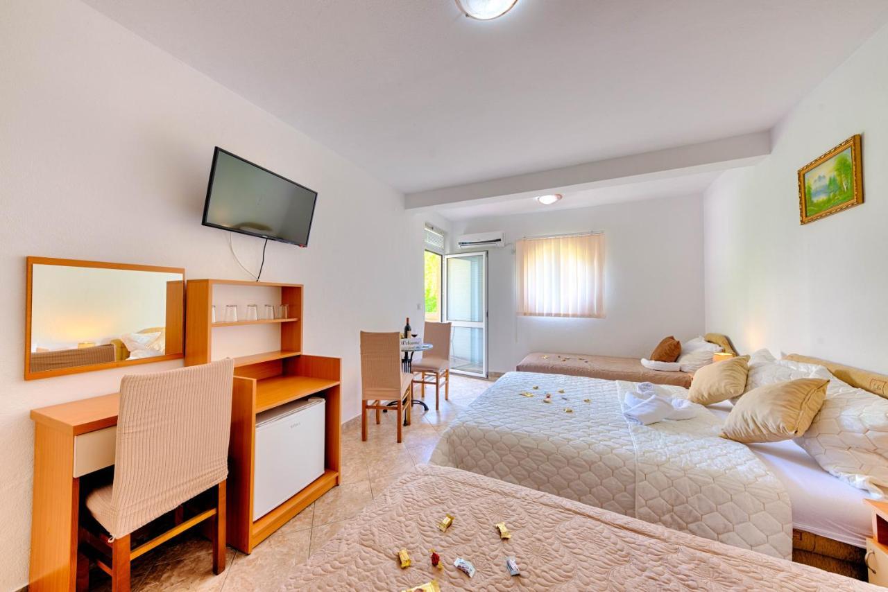 Hotel Dana تْساني المظهر الخارجي الصورة