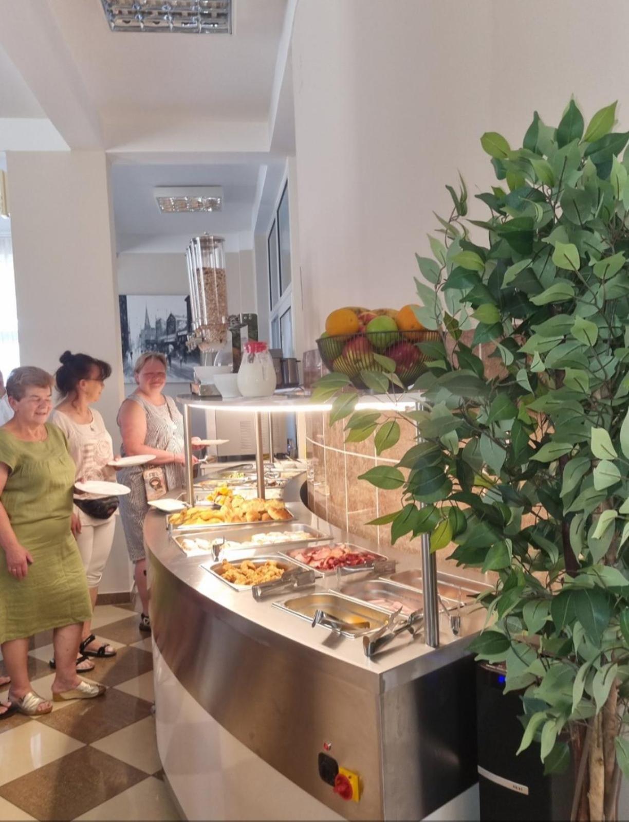 Hotel Dana تْساني المظهر الخارجي الصورة