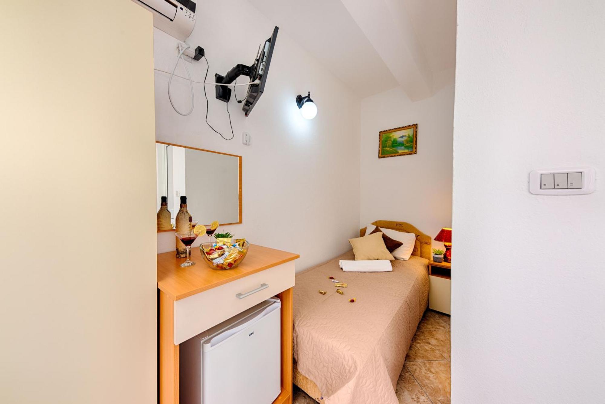 Hotel Dana تْساني المظهر الخارجي الصورة