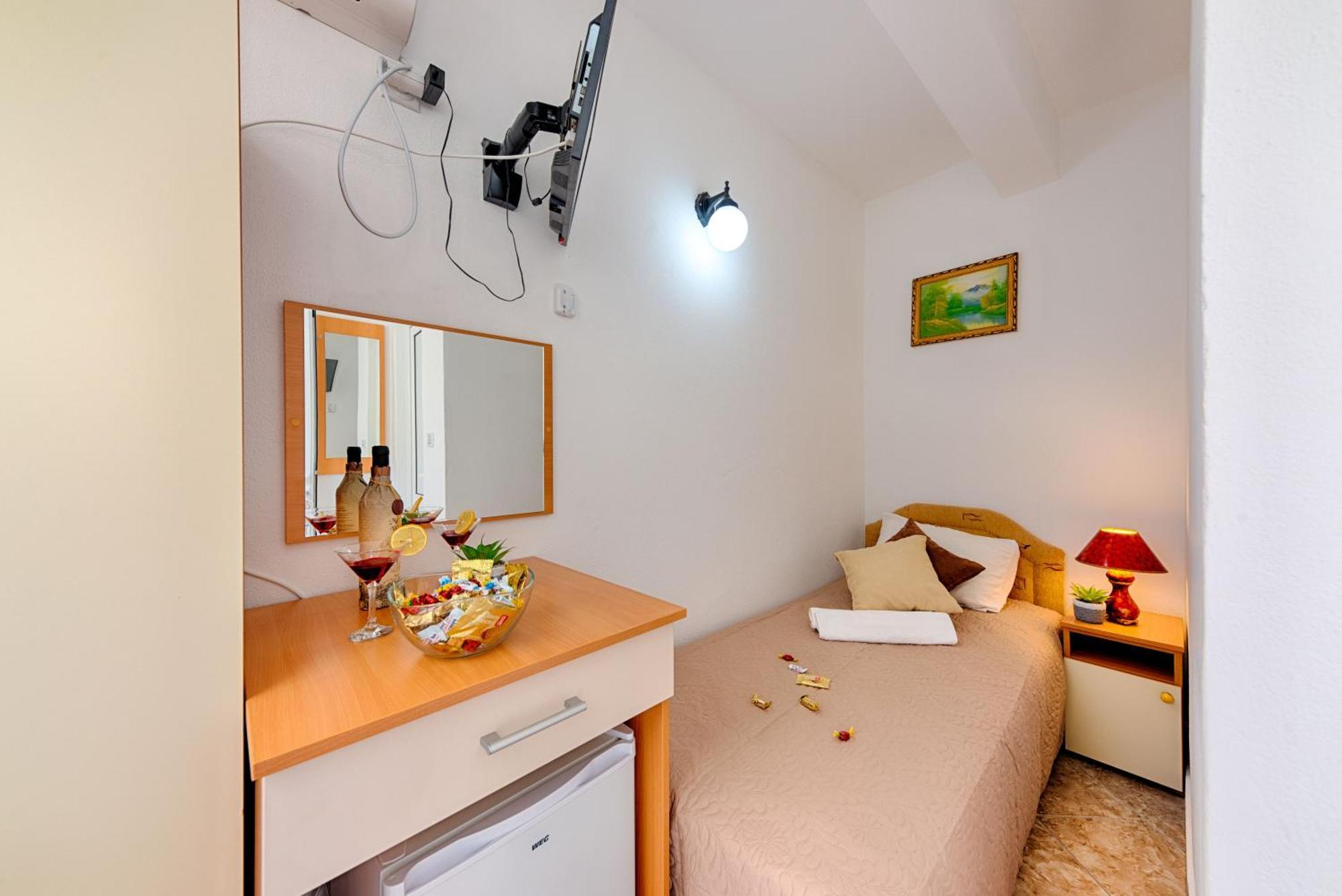 Hotel Dana تْساني المظهر الخارجي الصورة